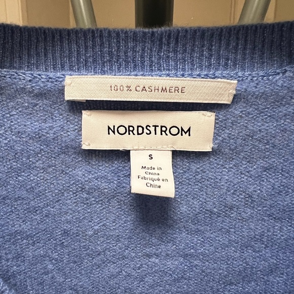 Nordstrom Women's Light Blue V-Neck Cashmere-Blend Sweater - Picture 3 of 4